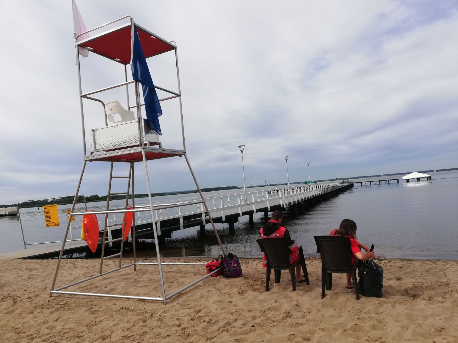 wieża ratownicza na plaży 