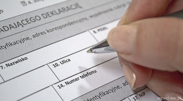deklaracja z długopisem.
