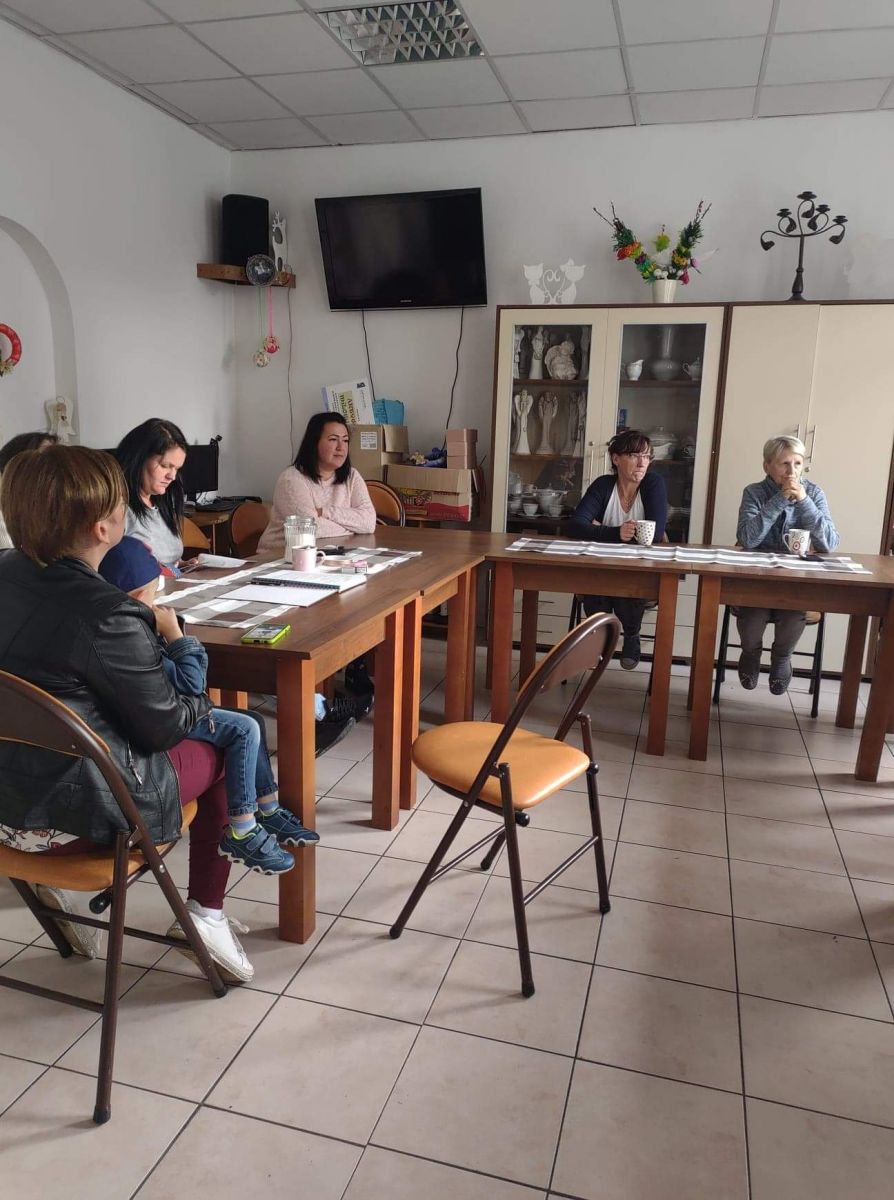 Założycielki koła gospodyń wiejskich . link prowadzi do powiększonej wersji zdjęcia