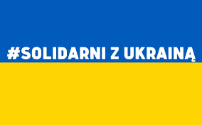 solidarni z ukrainą flaga z hasłem 